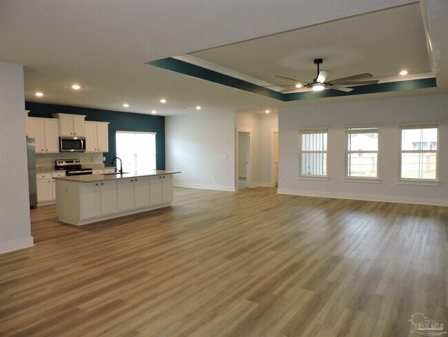 Building Photo - 10696 Davenport Lp