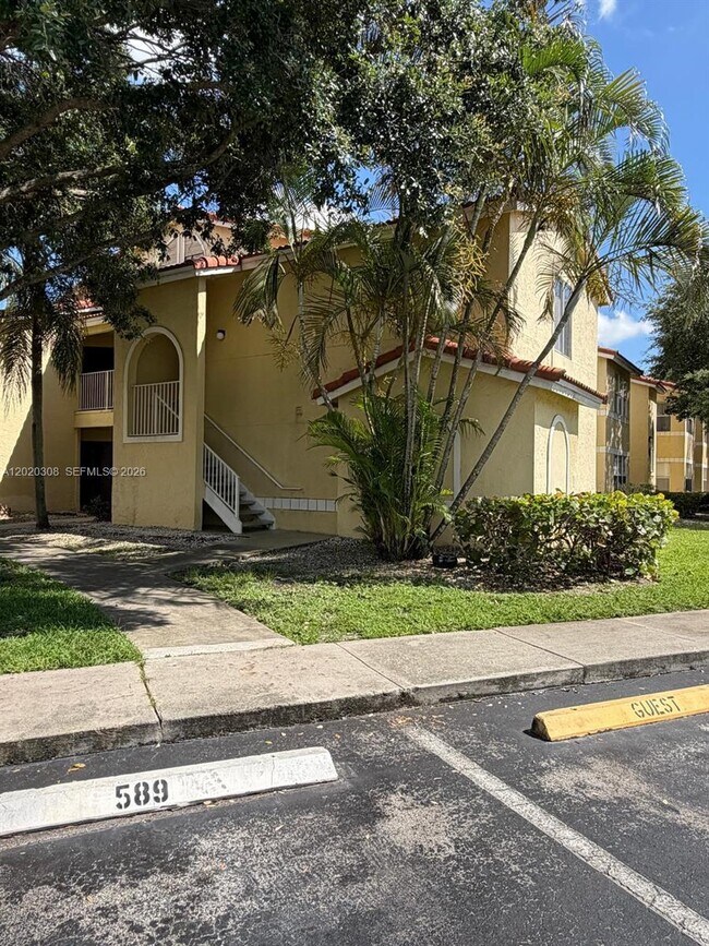 Building Photo - 12950 Vista Isles Dr