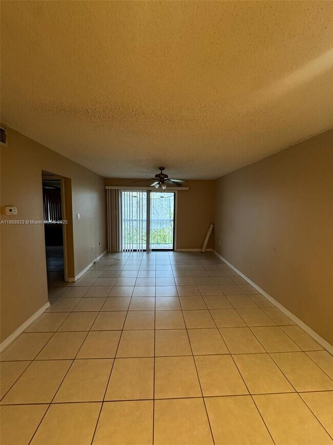 Building Photo - 5040 Terrace Palms Cir