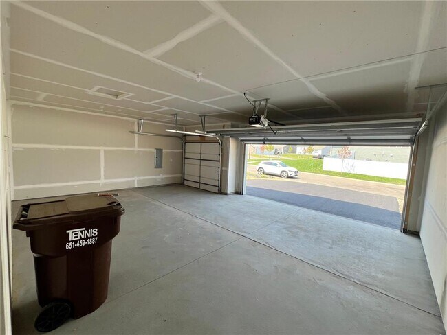 Building Photo - 5193 Mustang Dr