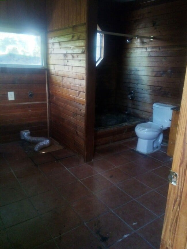 Building Photo - Tonya Choate  501 388-8794