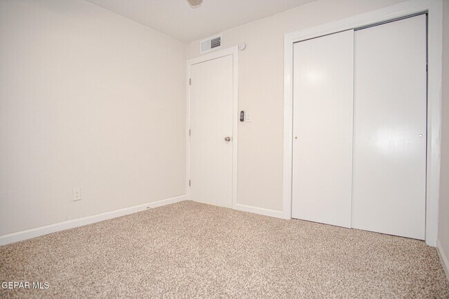 Building Photo - 4920 Alps Dr