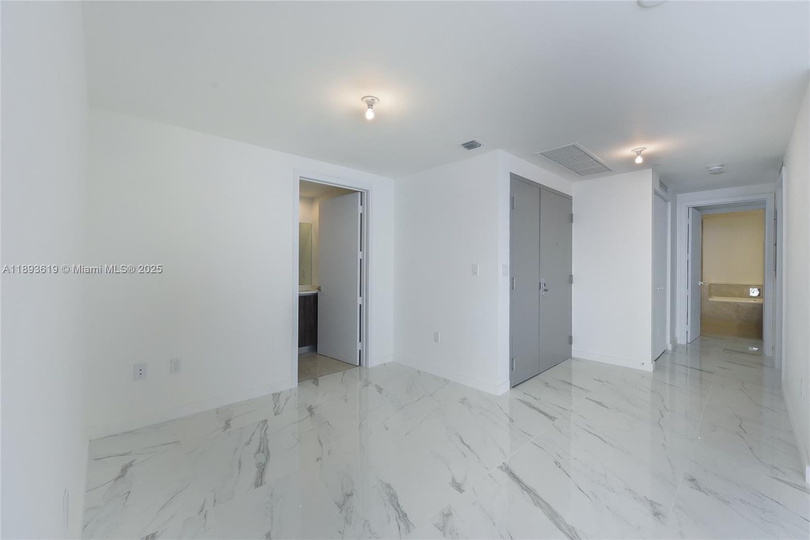 Building Photo - 488 NE 18th St