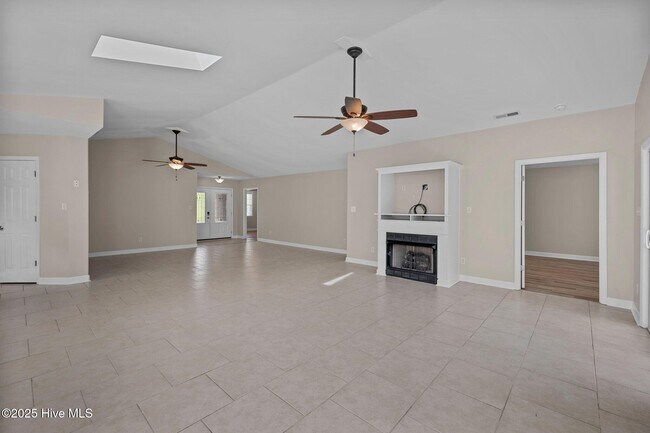 Building Photo - 100 Iverson Ln