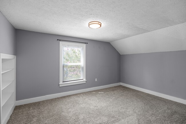 Building Photo - 1056 Campbell St