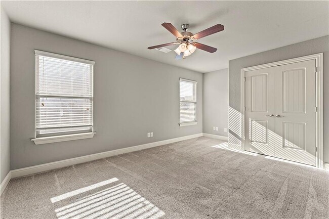 Building Photo - 3205 SW Riverstone Ave