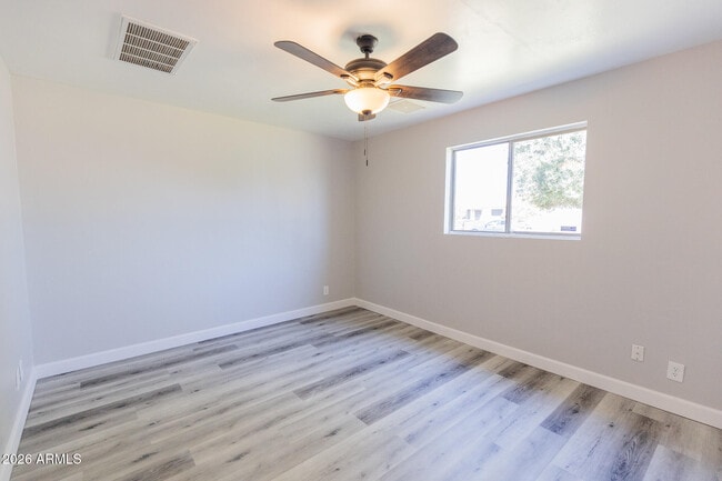 Building Photo - 1305 W Romo Jones St