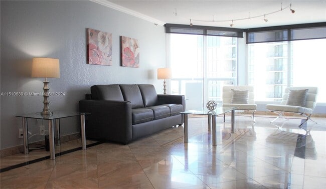 Building Photo - 1717 N Bayshore Dr