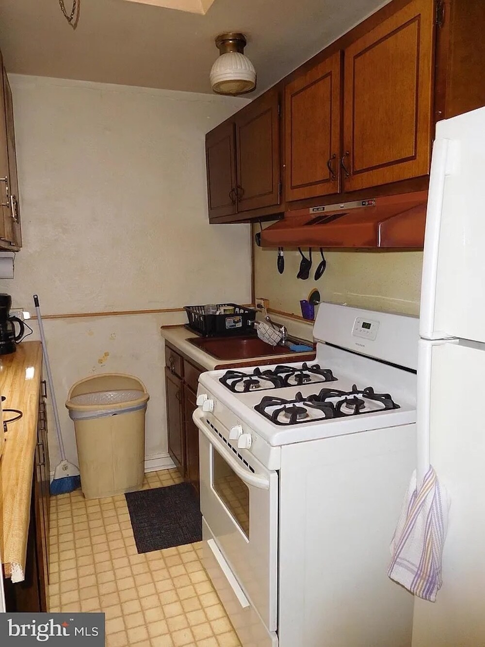 Building Photo - 5703 Charles St