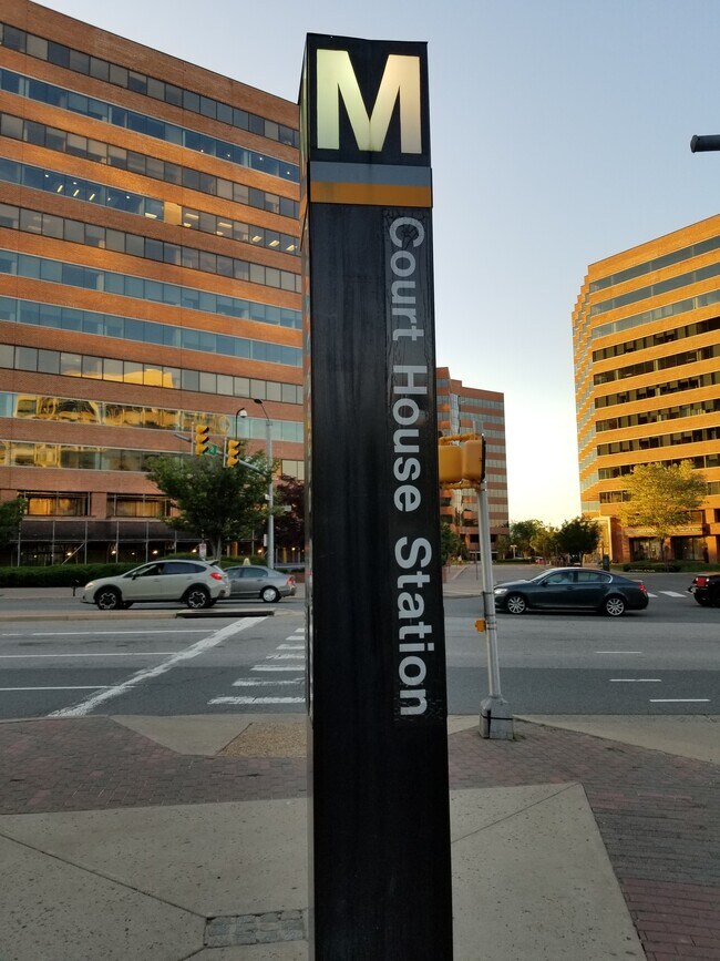 Building Photo - 1215 N Quinn St