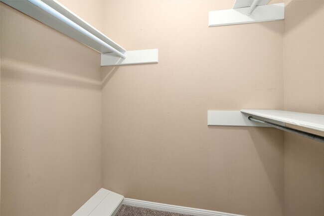 Building Photo - 16327 Green Shade Dr