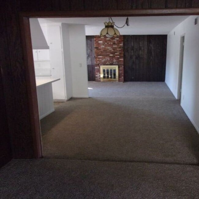 Building Photo - Spacious Private Home with Pool on Nearly Half an Acre