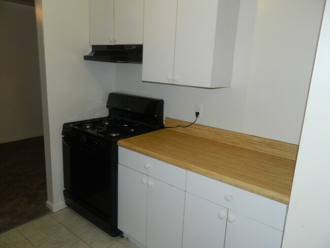 Building Photo - 422 N Armistead St