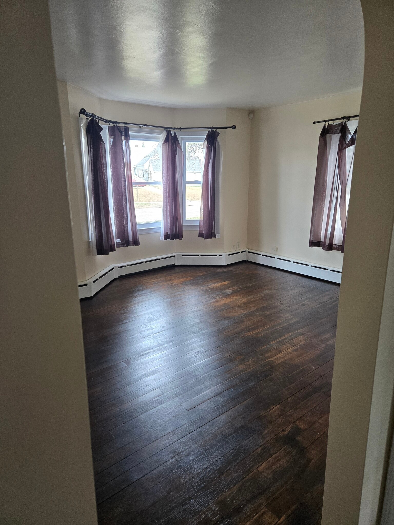 Building Photo - 912 Botham Ave