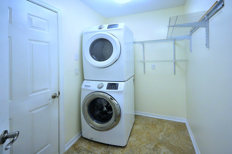 Laundry room - 4538 Palmetto Cove Ln