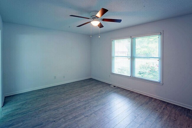 Building Photo - 12618 Lockerbie Cir