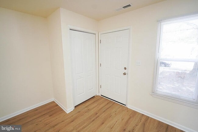 Building Photo - 734 Hemlock St