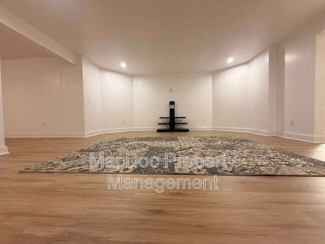 Building Photo - 10402 Laurel Ridge Way