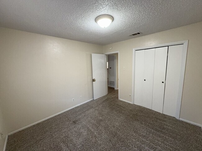 Building Photo - 1209 Wales Dr