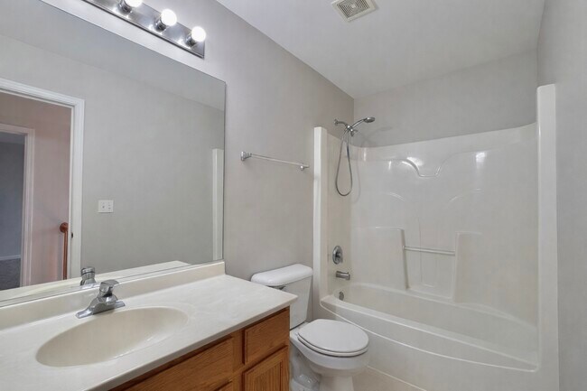 Building Photo - 2310 Shiloh Dr