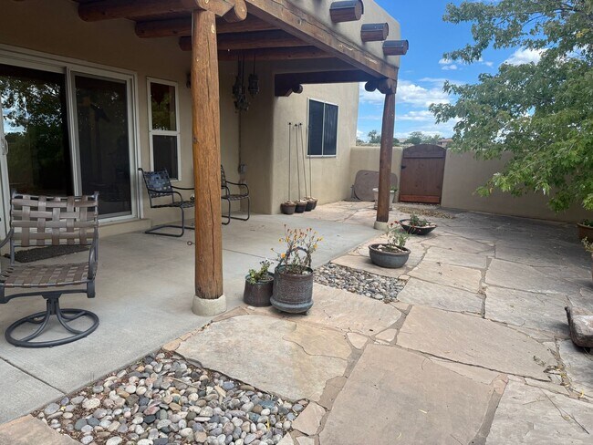 Building Photo - 54 Encantado Loop