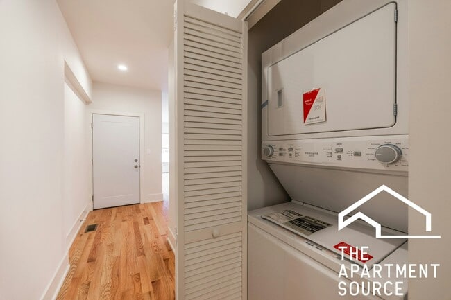 Building Photo - 654 W Gordon Terrace