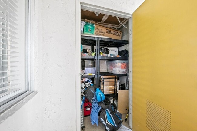 Building Photo - 830 SW 9th St Cir