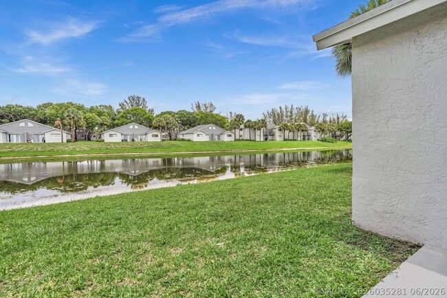 Building Photo - 1020 Lake Victoria Dr