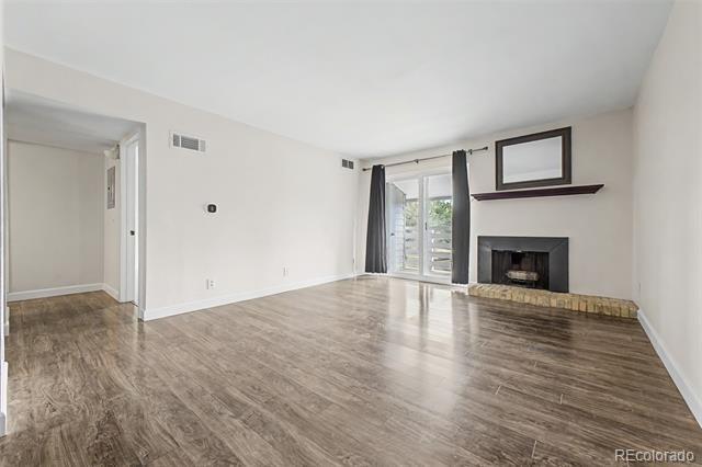 Building Photo - 7665 E Eastman Ave