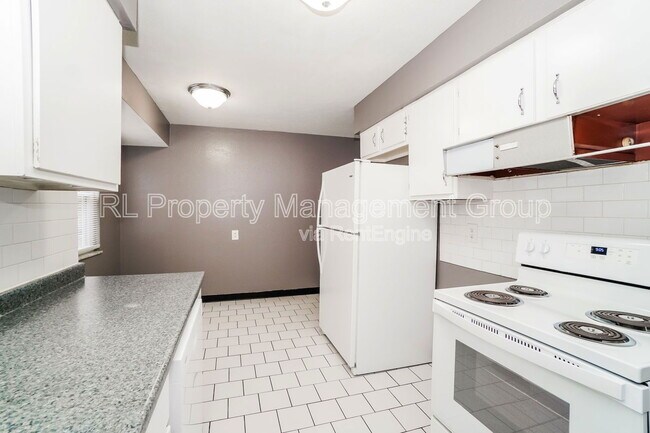 Building Photo - 1422 Weldon Ave