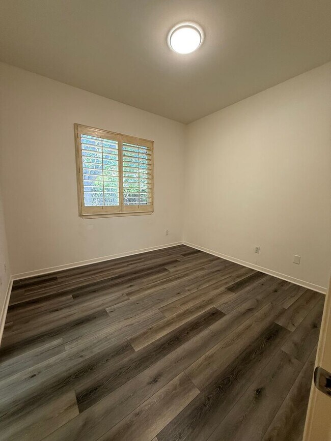 Building Photo - 4 bed, 3 1/2 bath beautiful home Wood Ranch home