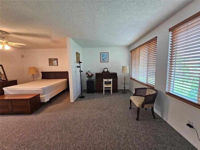 Building Photo - 2331 Finlandia Ln
