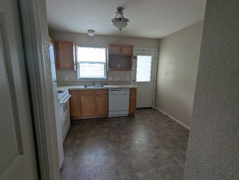 Building Photo - 7 Beth Rd