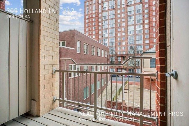 Building Photo - 309 Holland Ln