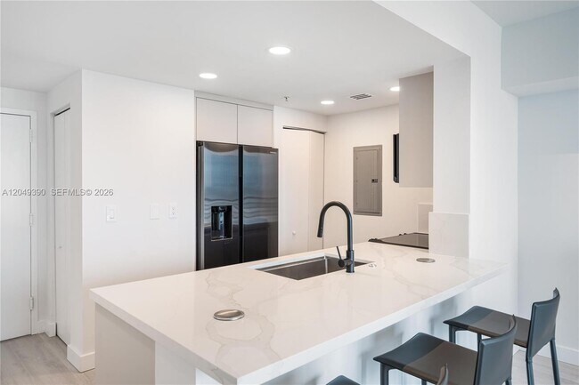 Building Photo - 325 S Biscayne Blvd