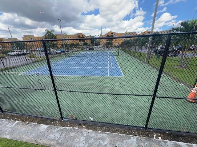 Building Photo - 9701 Fontainebleau Blvd