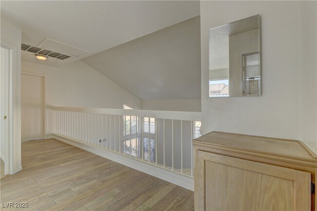 Building Photo - 938 Carnival Ave