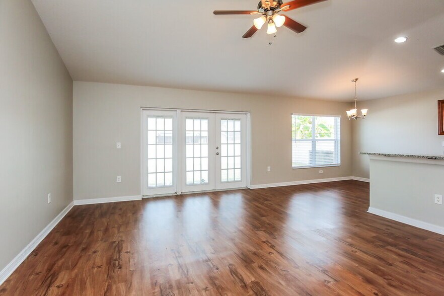 Building Photo - 9727 Cypress Harbor Dr