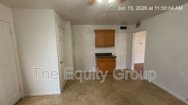 Building Photo - 1325 S Crowe St