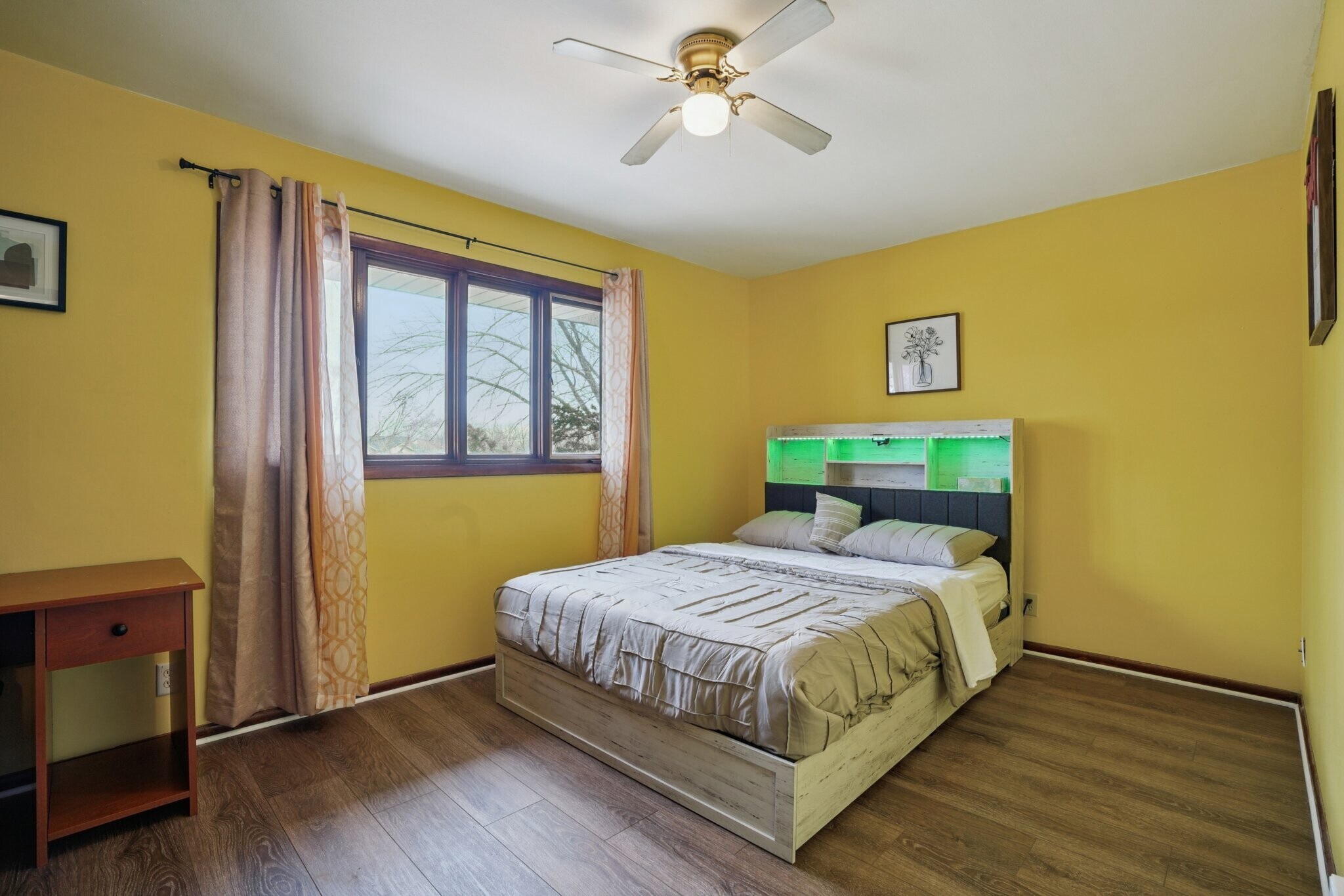 Building Photo - 10783 W Appleton Ave