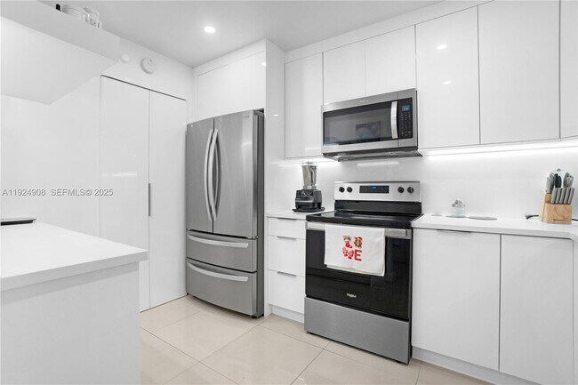 Building Photo - 11211 W Atlantic Blvd