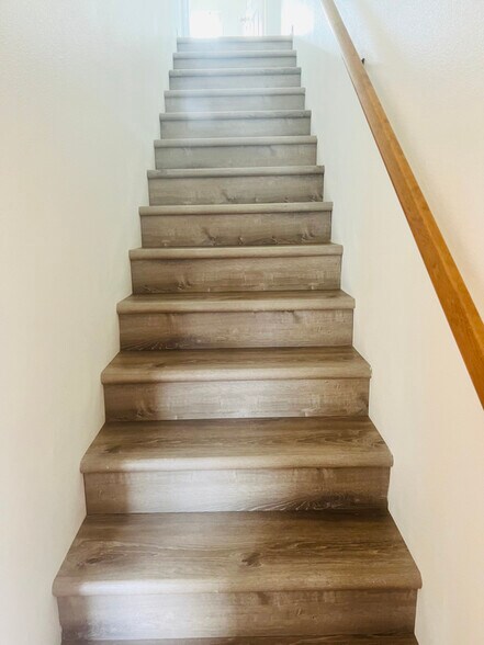 Building Photo - 2112 Hamilton Ave