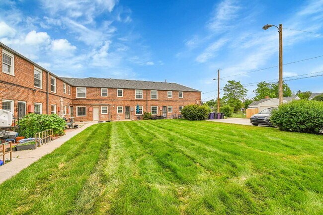 Building Photo - $2,095 - Updated 2 bed/1 bathroom Denver C...