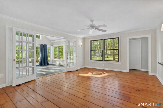 Building Photo - 815 Valley Rd