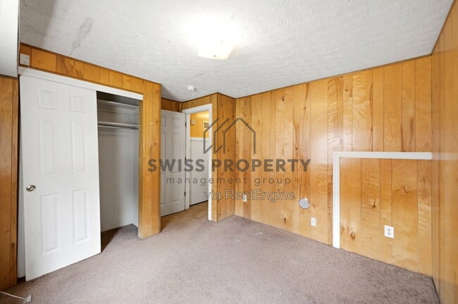 Building Photo - 275 E 16th Ave