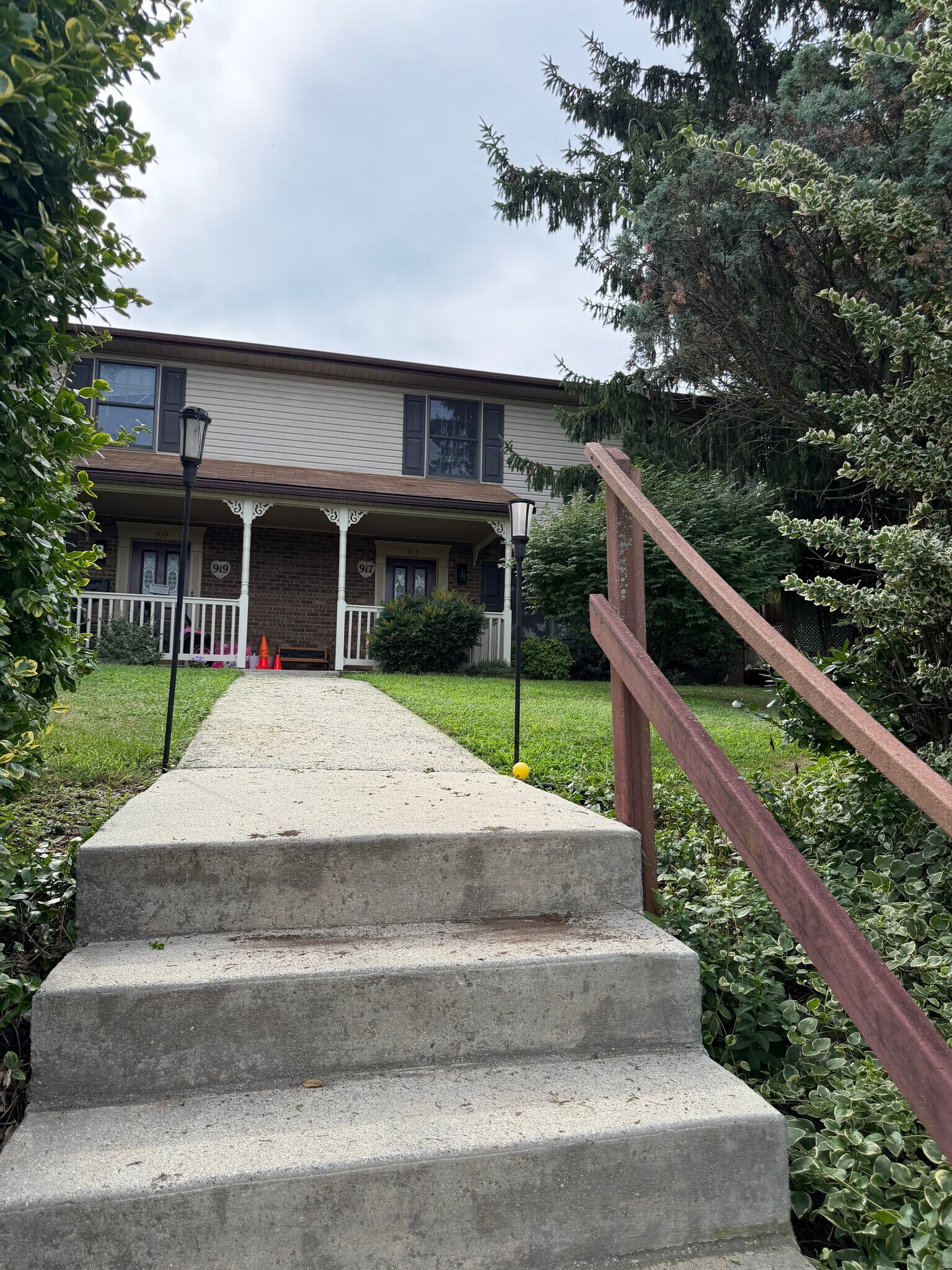 Welcome - 917 Rose Hill Ave