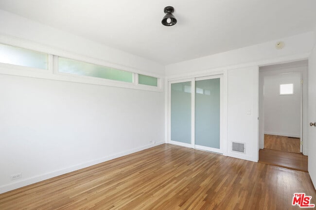 Building Photo - 150 Anita Dr