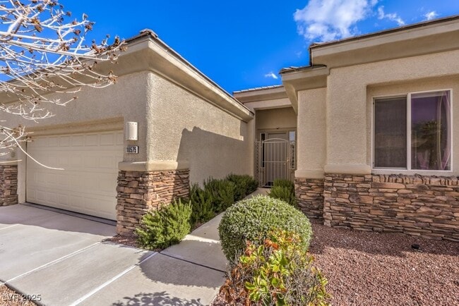Building Photo - 10575 Regal Stallion Ave