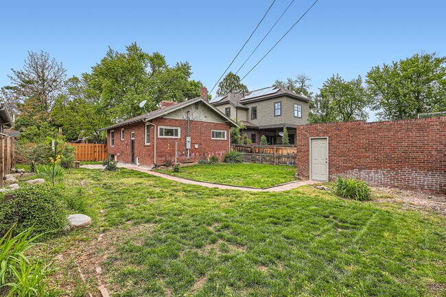 Building Photo - 960 Monroe St