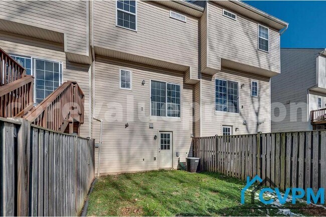 Building Photo - 6838 Warfield St